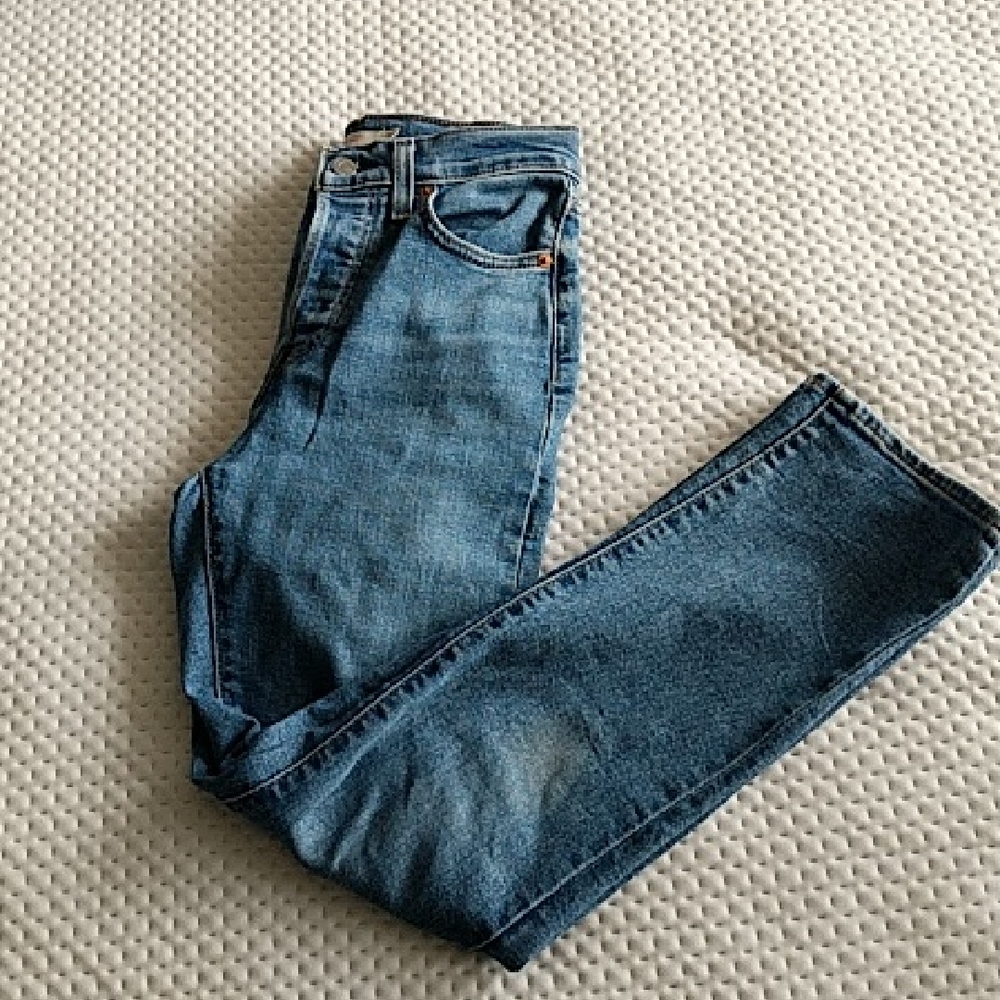 Wedgie Straight Jeans